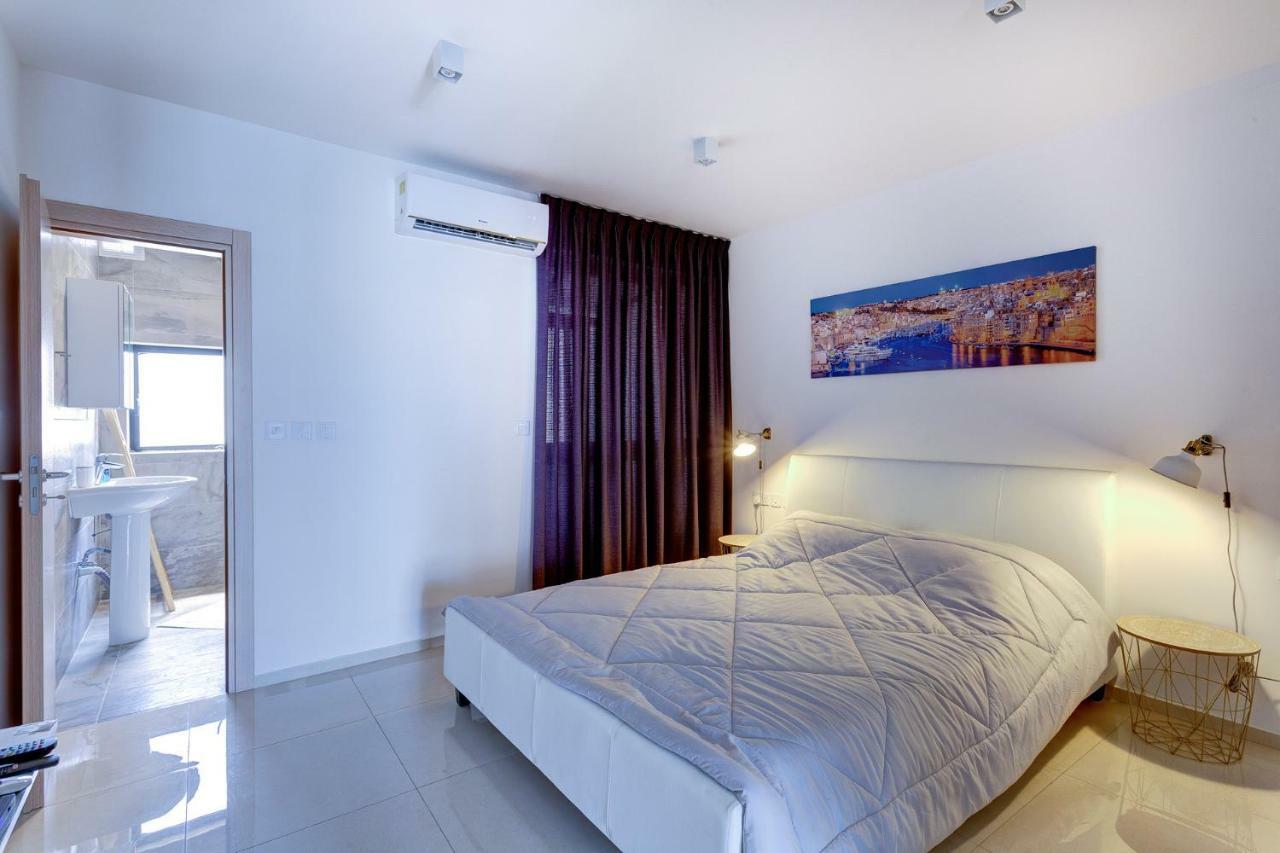 Cosy 1Br Penthouse With Terrace, Great Location Leilighet Gzira Eksteriør bilde