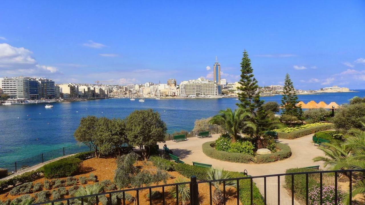Cosy 1Br Penthouse With Terrace, Great Location Leilighet Gzira Eksteriør bilde