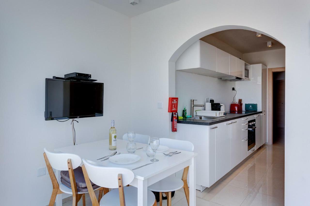 Cosy 1Br Penthouse With Terrace, Great Location Leilighet Gzira Eksteriør bilde